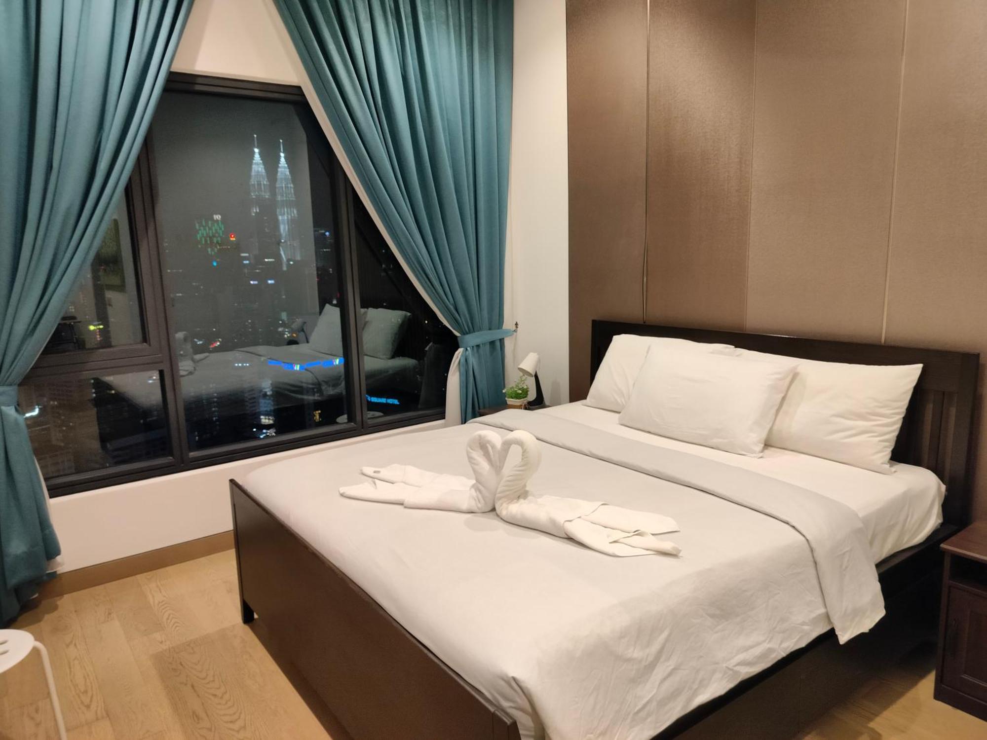 Lucentia Residence Has An Amazing Pool 쿠알라룸푸르 외부 사진