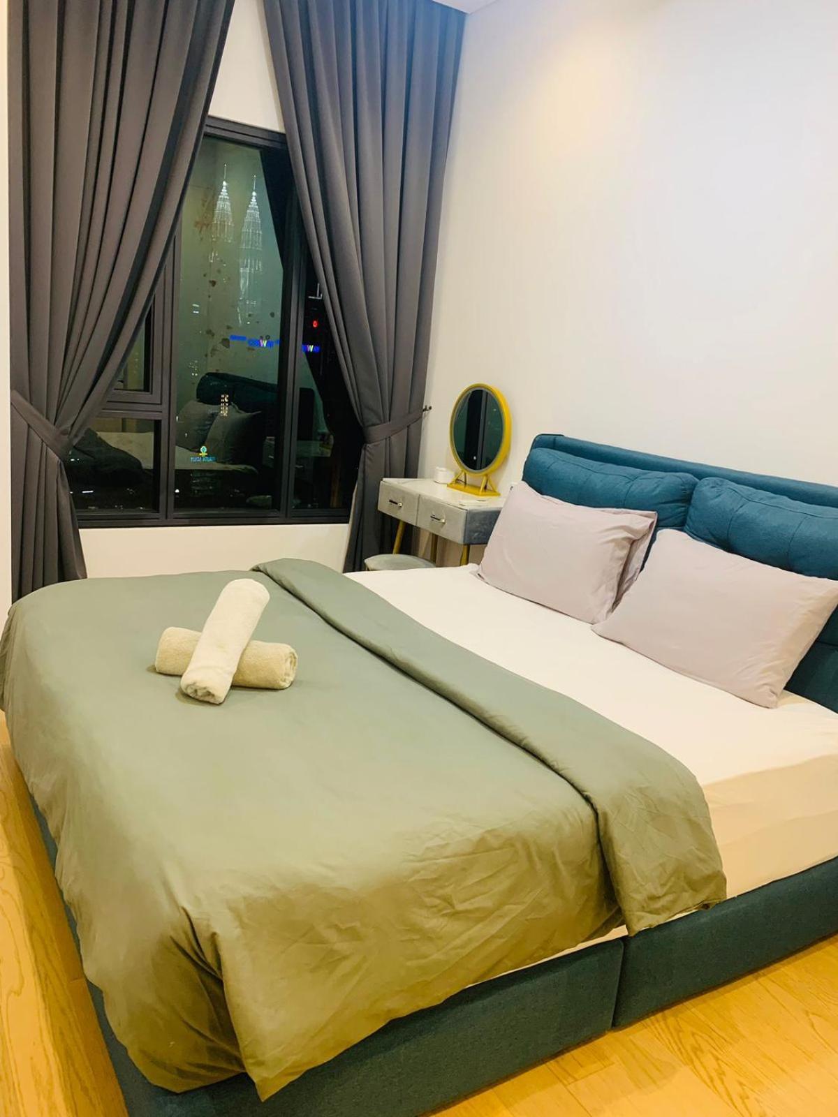 Lucentia Residence Has An Amazing Pool 쿠알라룸푸르 외부 사진