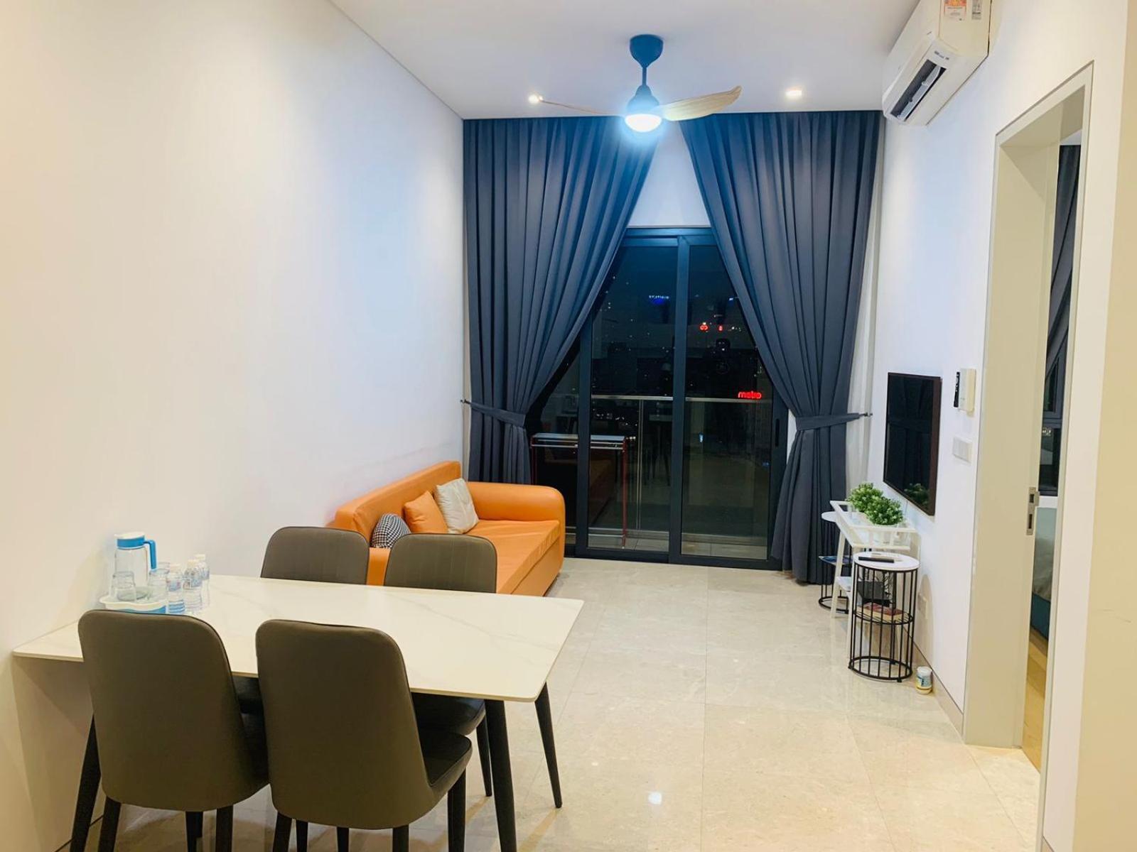 Lucentia Residence Has An Amazing Pool 쿠알라룸푸르 외부 사진